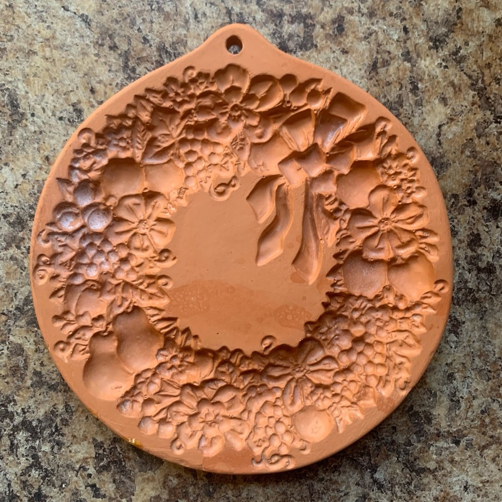 Brown Bag Wreath with a Bow Cookie Art Mold